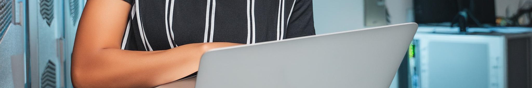 Assistance informatique dans une entreprise par une de nos ingénieure