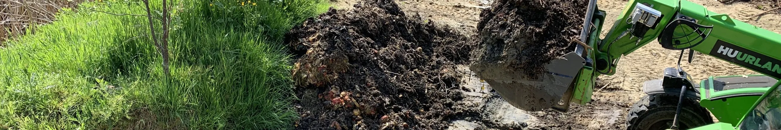 Retournement des andains de compost avec le chariot téléscopique
