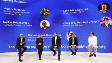 QUBIZ.team at MWC25 (@ ágora TELEFONICA)